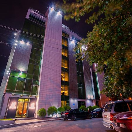 Capitol By Umbrella Hotell Tbilisi Exteriör bild