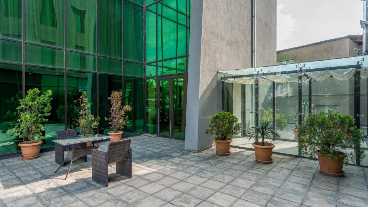 Capitol By Umbrella Hotell Tbilisi Exteriör bild